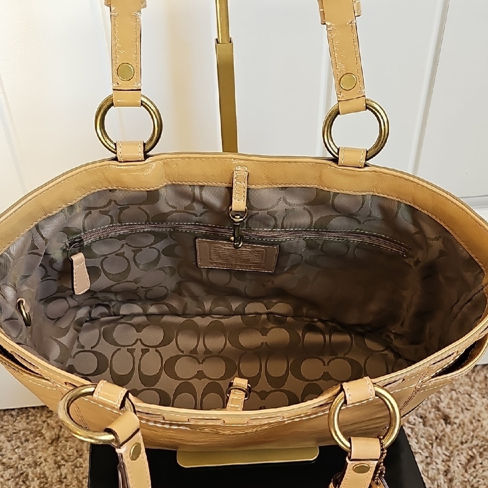 Coach  2008 Gallery Laced East West Tote Bag EUC Camel - Picture 8 of 11